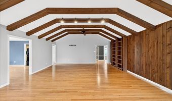 501 Nottingham Dr, Ballwin, MO 63011