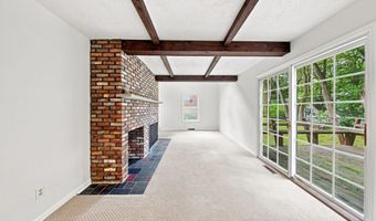 4 Laurel Dr, Albany, NY 12211