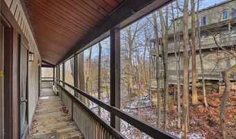 1722 Treetop Trl, Akron, OH 44313