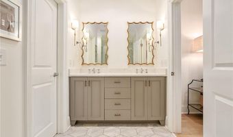 696 W MAGNOLIA Ave, Auburn, AL 36830