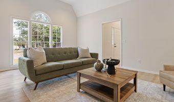1121 COLONIAL Dr, Alabaster, AL 35007