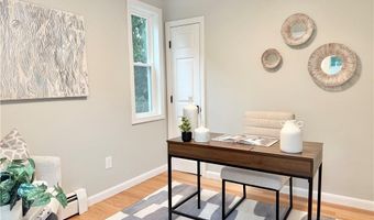 7 Simmons Rd, Barrington, RI 02806
