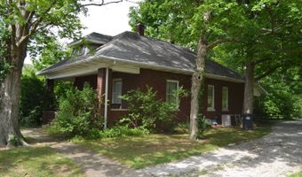 320 N Fourth St, Albion, IL 62806