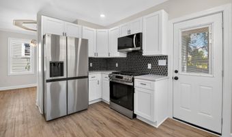 27 GLENWOOD Ave, Baltimore, MD 21228