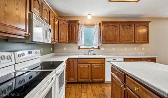 708 13th St SW, Altoona, IA 50009