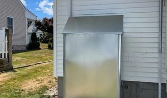 30 Dover Ave, East Providence, RI 02914