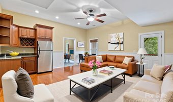 103 Village Pointe Ln, Asheville, NC 28803