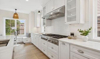 227 S Mitchell Ave, Arlington Heights, IL 60005