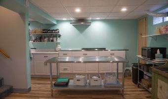 18 Carriage Dr, Burlington, CT 06013