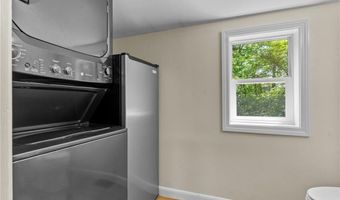 31 Brookside Dr, North Smithfield, RI 02896