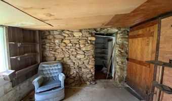 61 Fairview Rd, Andrews, NC 28901