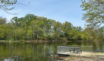 205 E LAKE Dr, Audubon, NJ 08106