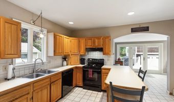 292 Plymouth St, Abington, MA 02351
