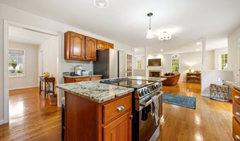 1274 Cheshire St, Cheshire, CT 06410