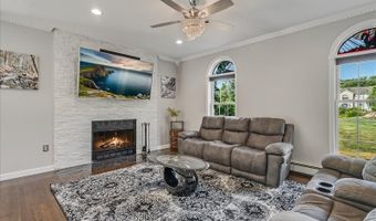11 Macintosh Dr, Andover, NJ 07848