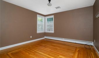 35 Greenfield Rd, Cumberland, RI 02864