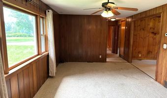 58454 220th St, Austin, MN 55933