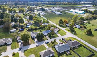 406 W Cline St, Aurora, MO 65605