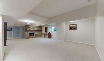 563 E Acadia Pt, Aurora, OH 44202