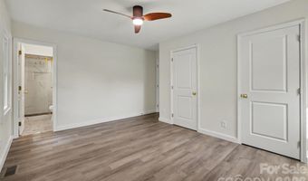 5324 Cheval Pl, Charlotte, NC 28205