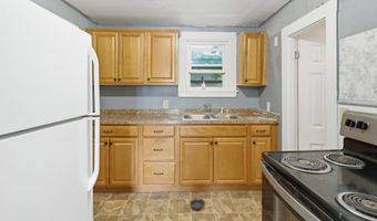 82 Hampshire St, Auburn, ME 04210