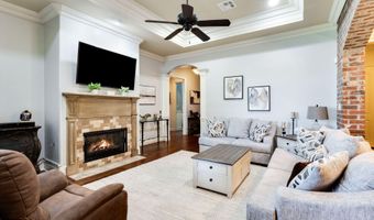 102 Bayou Parc Dr, Youngsville, LA 70592