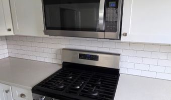 104 Yacht St, Bridgeport, CT 06605