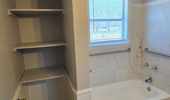 310 S Wickham St, Alvord, TX 76225