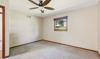 2205 Trenton Rd, Asbury, IA 52002