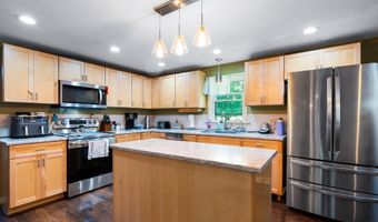 898 Cottage St, Athol, MA 01331