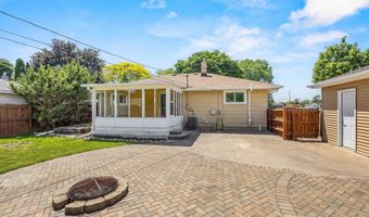 2700 N LILLIAN Ct, Appleton, WI 54911