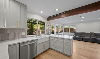 30729 Lakefront Dr, Agoura Hills, CA 91301