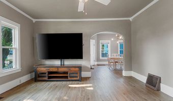1212 N LEMINWAH St, Appleton, WI 54911