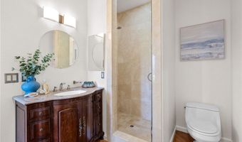 210 N Stage Coach Ln, Fallbrook, CA 92028