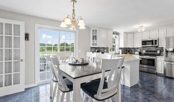 6 Gumpas Hill Rd, Pelham, NH 03076