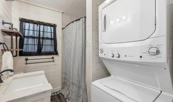 1616 Woodview Dr, Alvarado, TX 76009