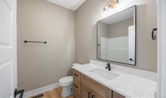 610 Ellis Cir, Adel, IA 50003