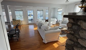 8 Tyler Ave, Branford, CT 06405