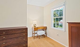 9220 BURNETTA Dr, Annandale, VA 22003