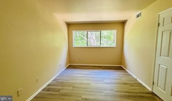 4957 AMERICANA Dr 106, Annandale, VA 22003