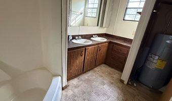 121 Caldwell St, Athens, WV 24712