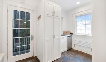 3113 44TH St NW, Washington, DC 20016