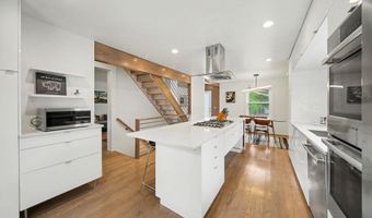 709 Indianola Ave, Ann Arbor, MI 48105