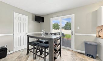 6 SHADOW Ln, Bear, DE 19701