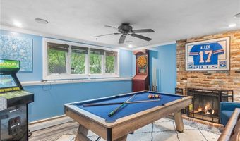 18 Magnolia Ln, Coventry, RI 02816