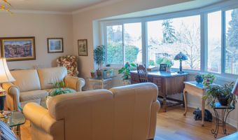 826 Holly St, Ashland, OR 97520