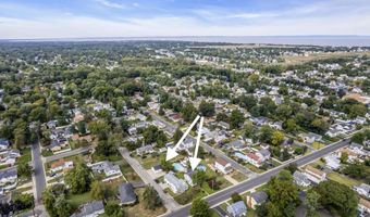 854 Main St, Belford, NJ 07718