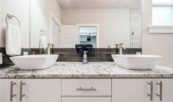 905 N Main St, Bentonville, AR 72712