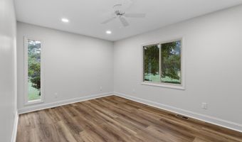 3320 Hazelwood Ct, Baneberry, TN 37890
