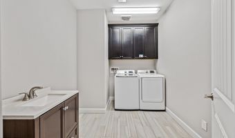 903 W GLACIER Dr, Chandler, AZ 85248